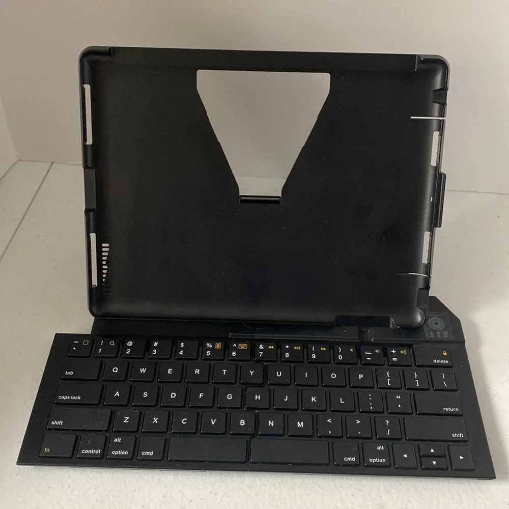 LOGITECH FOLD UP BLUETOOTH TABLET KEYBOARD & STAND APPLE IPAD 2 Y-R0026 Foldup